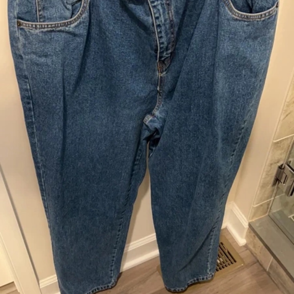 Bill Blass Women's Straight Leg Blue Jeans